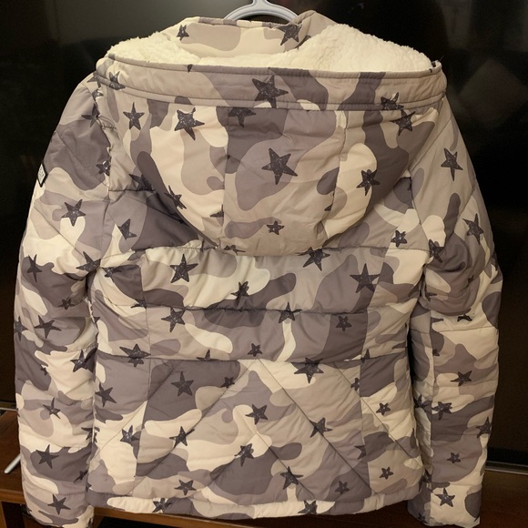 Hollister sherpa lined puffer jacket in Grey Camo - Picture 6 of 8